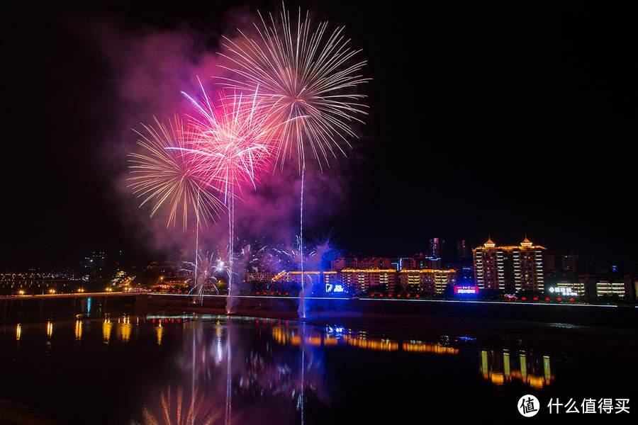 想让她永生难忘？今年七夕不妨换个姿势，来个浪漫的求婚！