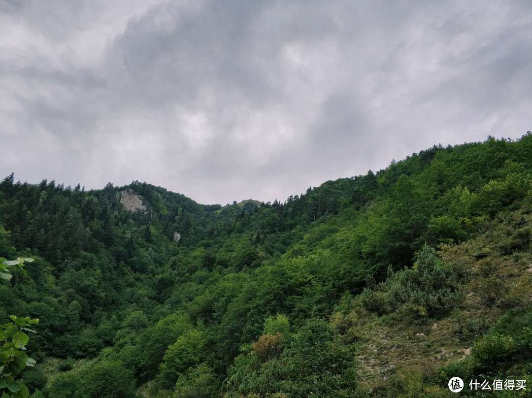 能看见山顶的十字架吗？