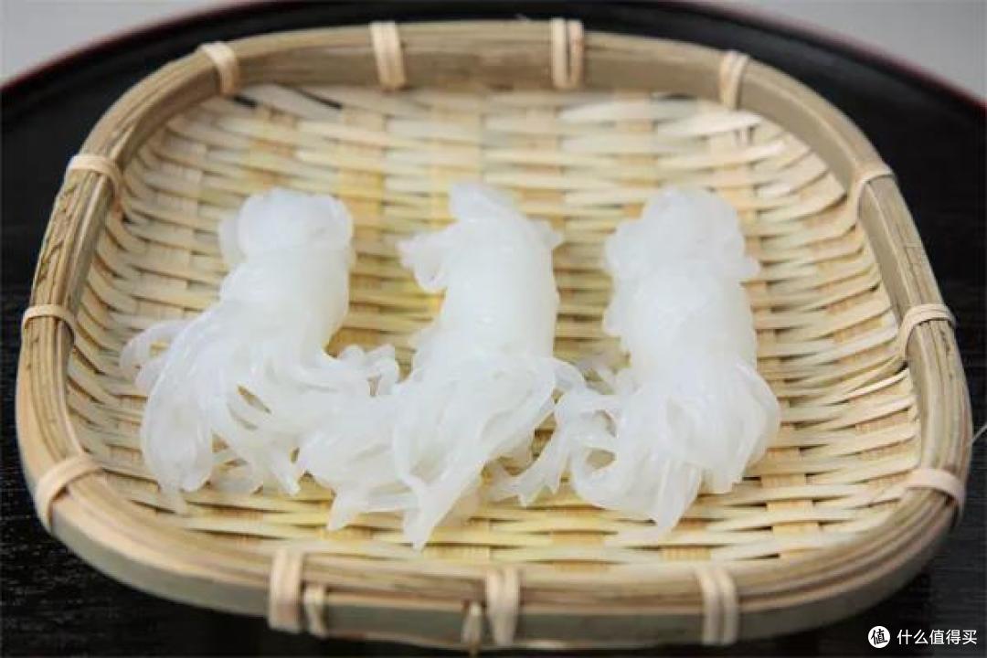 魔芋结日语叫“結び白滝”。图片：namikishokuhin.com