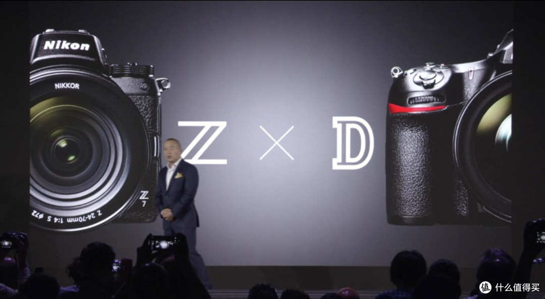 3 万块的NIKON 尼康 全画幅微单来了,还带来了一枚吓人的新镜头!