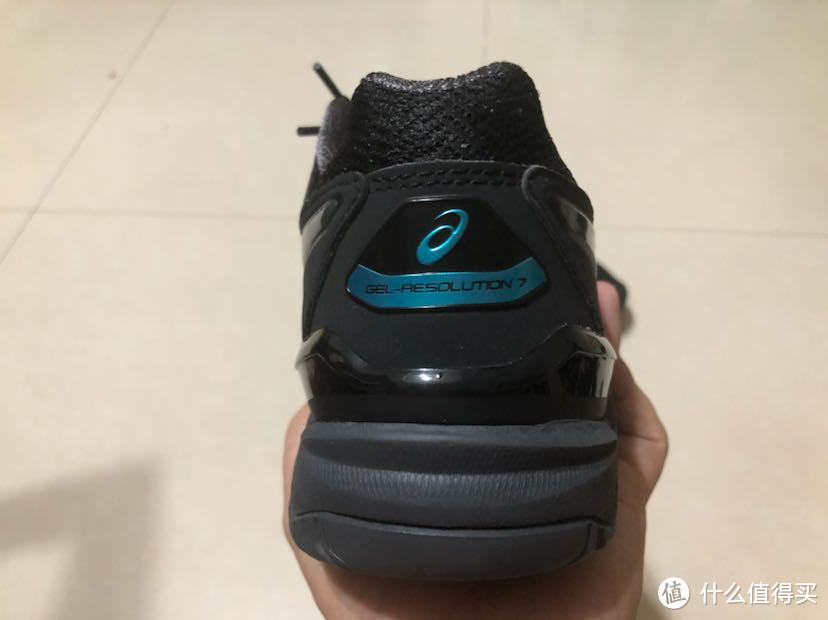 听说一试就会摒弃其他品牌的网球鞋 Asics Resolution7