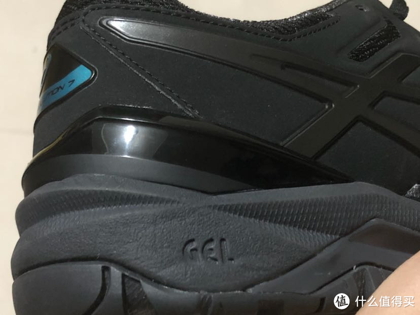 听说一试就会摒弃其他品牌的网球鞋 Asics Resolution7