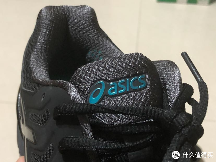 听说一试就会摒弃其他品牌的网球鞋 Asics Resolution7