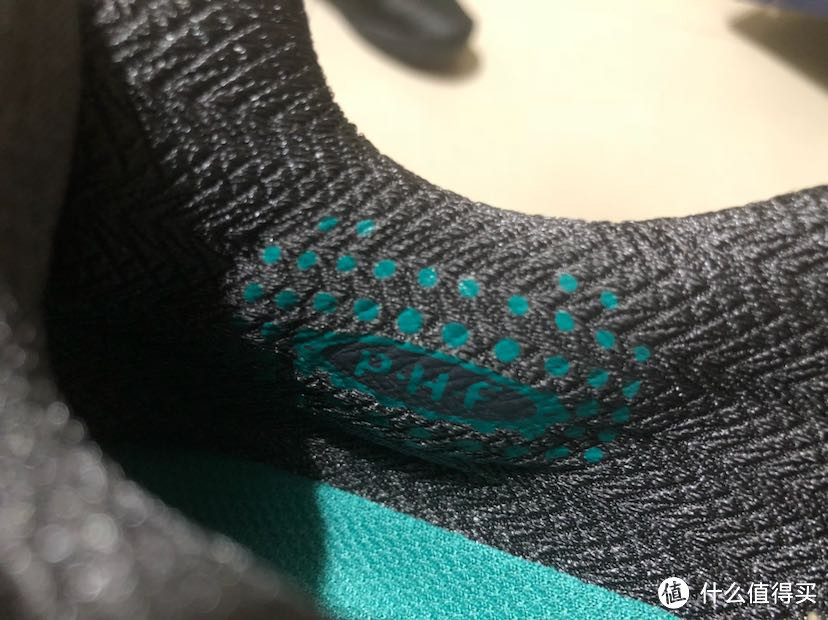 听说一试就会摒弃其他品牌的网球鞋 Asics Resolution7