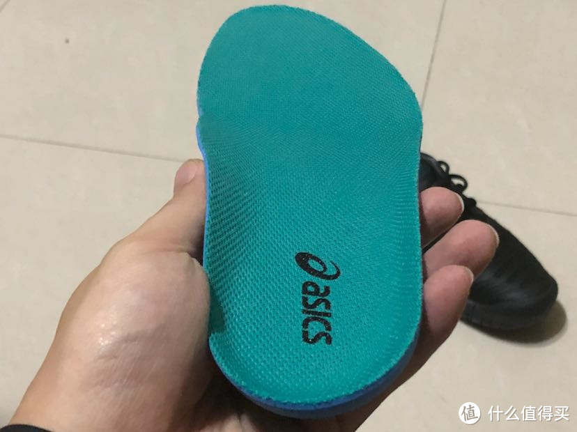 听说一试就会摒弃其他品牌的网球鞋 Asics Resolution7