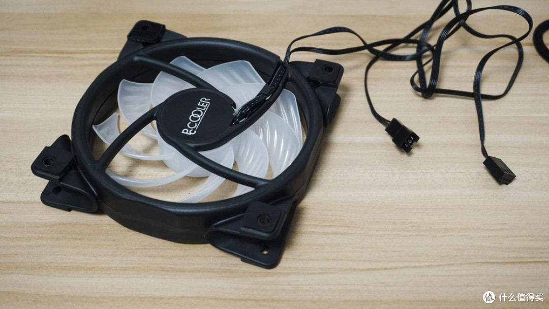 “黑”得漂亮，五彩斑斓—PCCOOLER 超频三 东海印象 散热器开箱