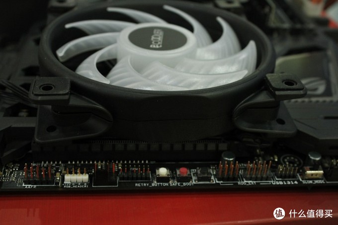 圆月弯刀—PCCOOLER 超频三 偃月 RGB 240一体式水冷散热器开箱