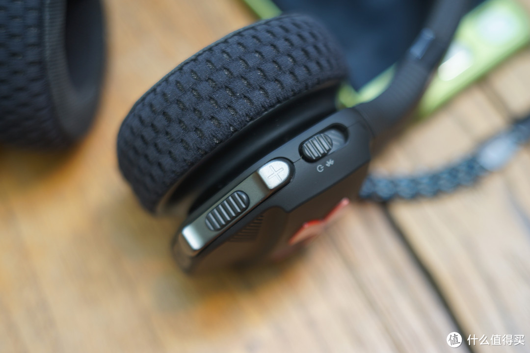 从来不去健身房，或许你缺一个它：JBL UA TRAIN 联名款头戴式无线蓝牙运动耳机测评报告