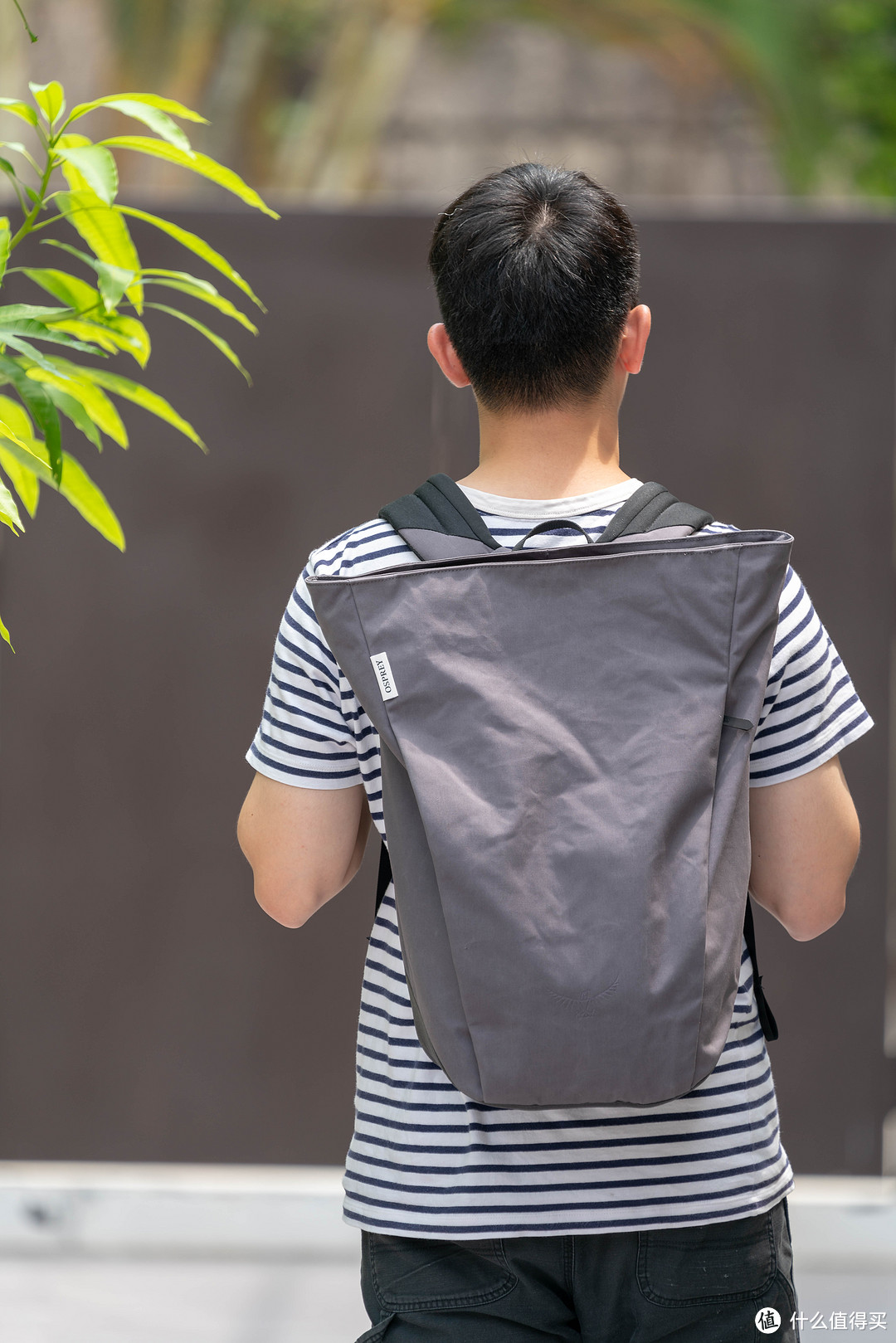 来自法国的艺术气息—Osprey 小鹰 Arcane Top Zip 隐客 18L 通勤电脑背包评测