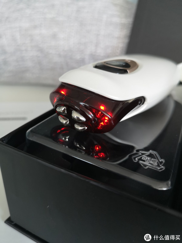 dearfere MEET美容仪功能齐全、操作简单