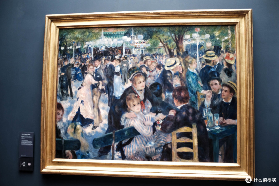 在美术课本中,给我留下深刻印象的雷诺阿名画《红磨坊街的舞会》真迹