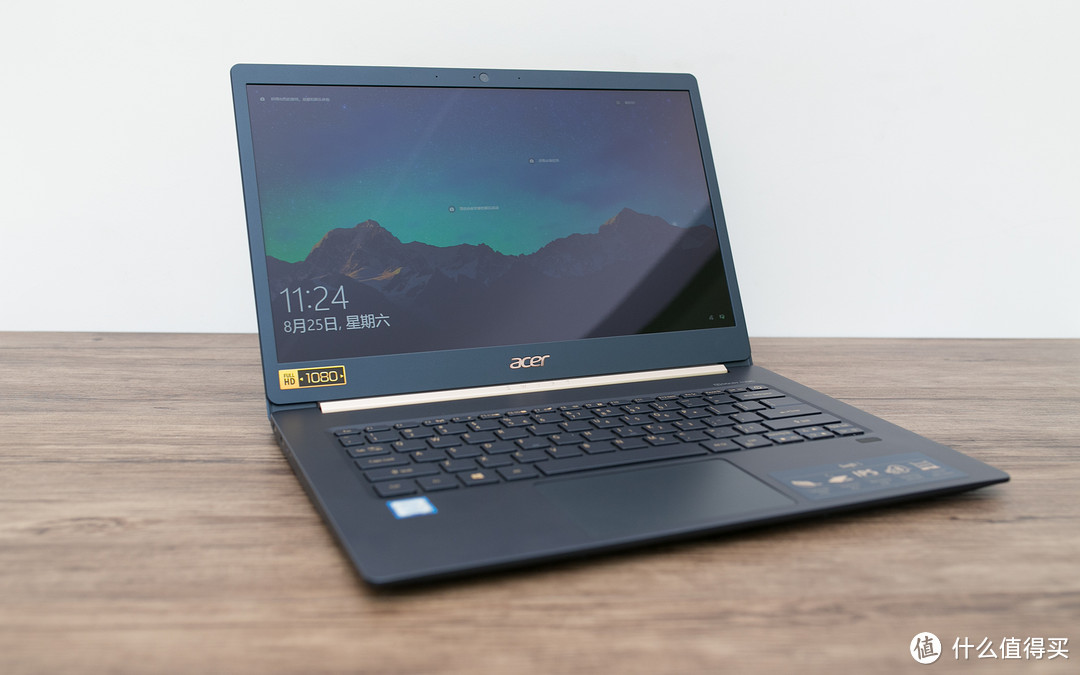 acer swift 5 采用的是一块14寸的1920*1080分辨率的IPS屏幕，72% NTSC色域，支持多点触控