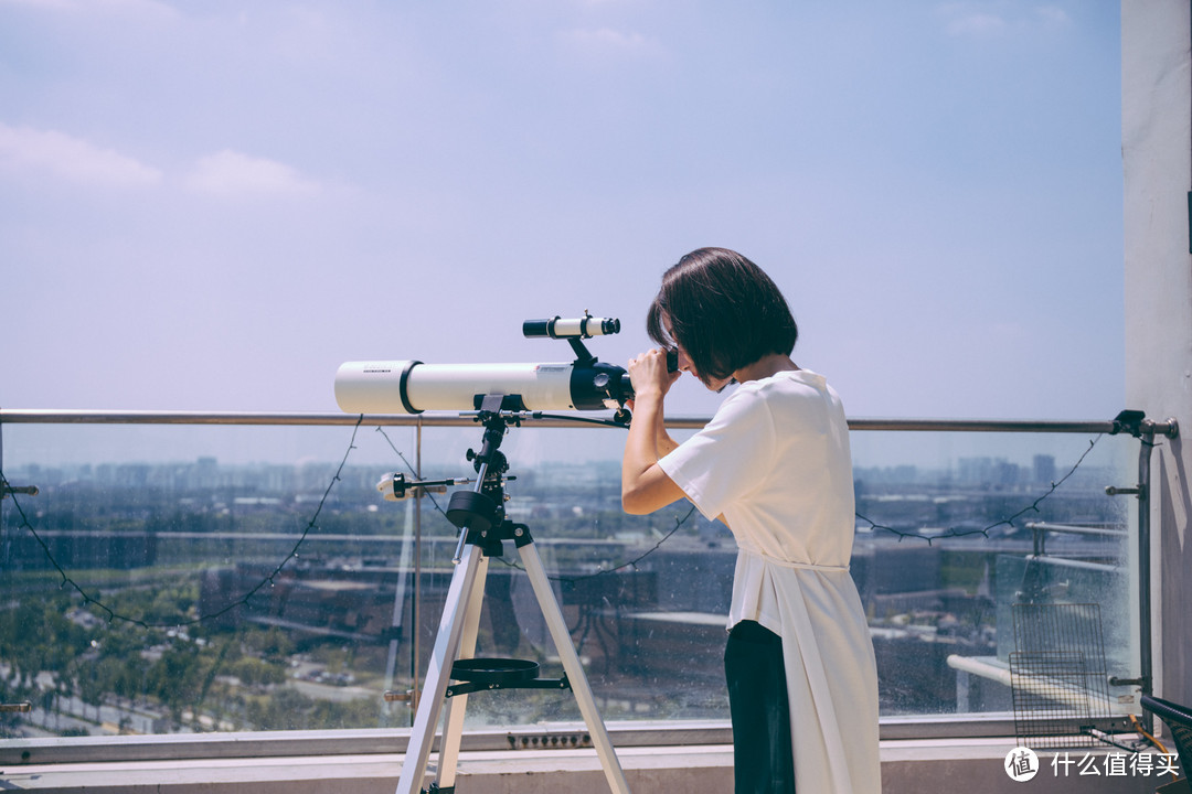 小姐姐说：极蜂天文望远镜送给那个愿意陪你一起仰望星空的人