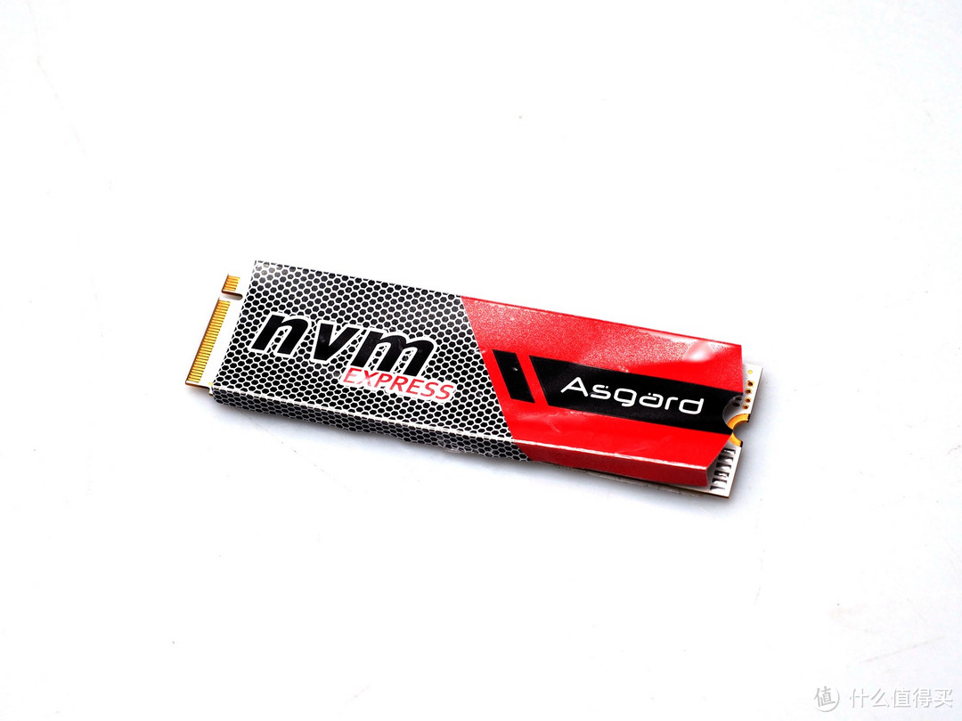 决战性价比之巅—两款平价nvme 1TB SSD对比评测