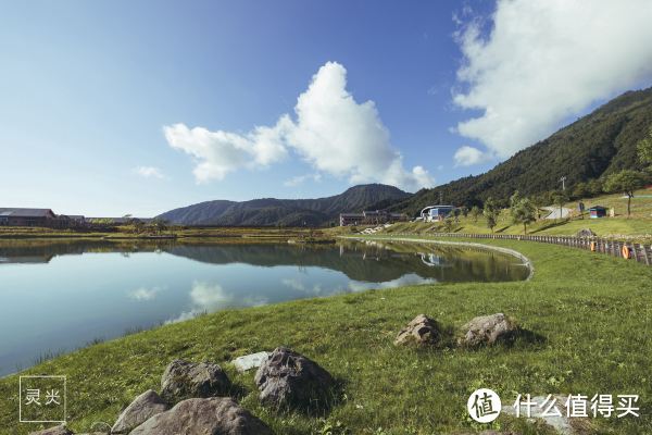 躺在西岭雪山的透明帐篷里，探索星空秘境