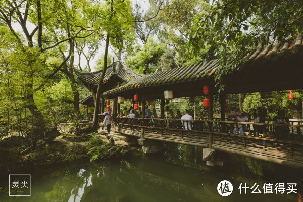 躺在西岭雪山的透明帐篷里，探索星空秘境