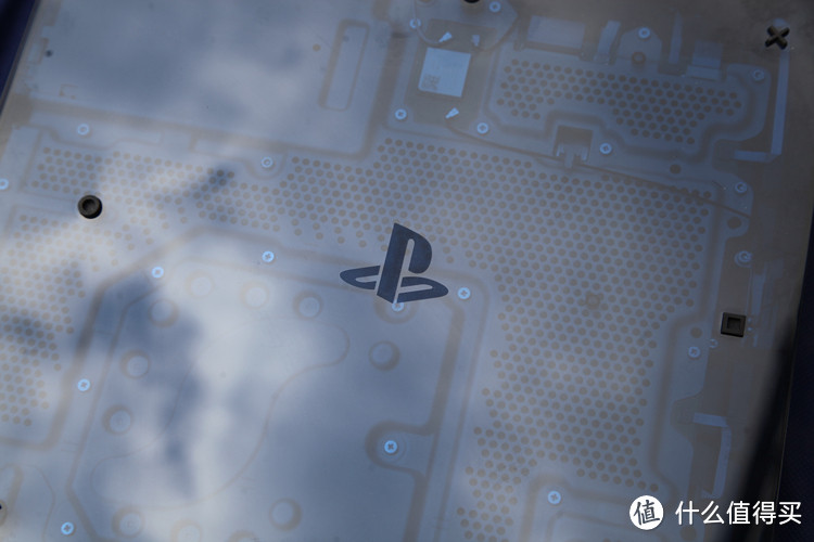 这就是你渴望的“索尼蓝”—SONY 索尼 PS4 Pro 5亿限定版 游戏机开箱