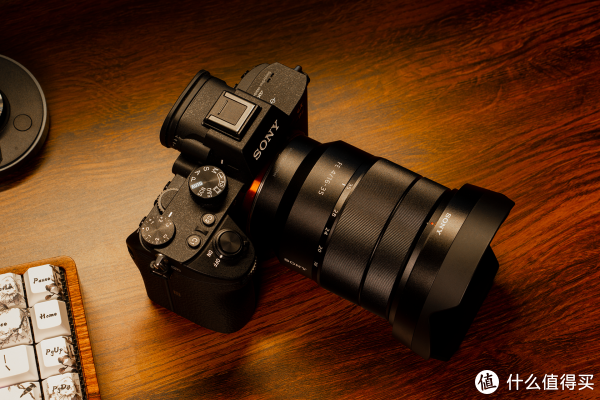 索尼微单 篇一:如何用一枚镜头将Show Girl打包