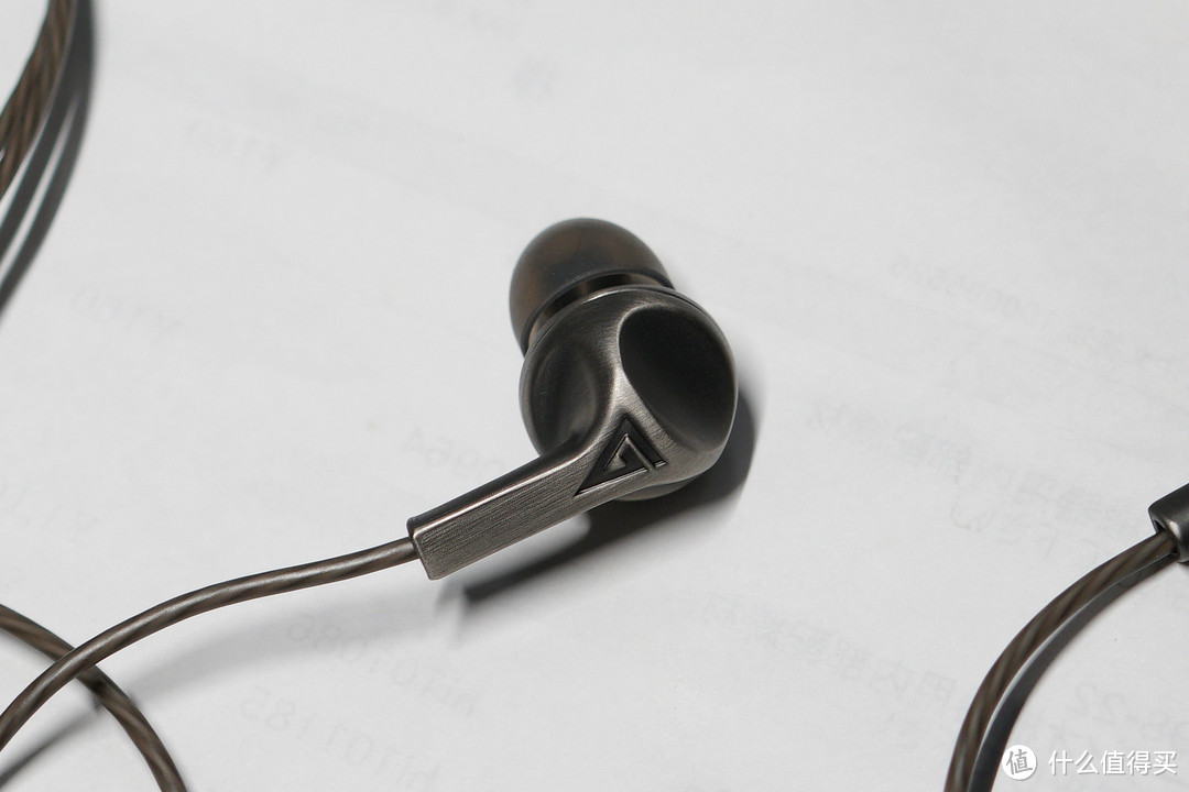 极致做工 优质感受  -  AUGLAMOUR 徕声 F200 入耳式动圈耳机 评测报告