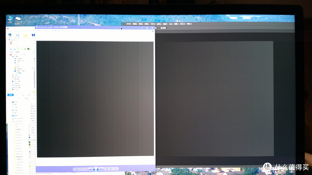 左边：windows图片查看器，右边ps。显示器UP2715K只显示2K。