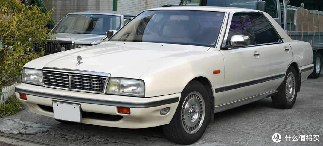 ▲泡沫经济的象征——Nissan Cima Cedric