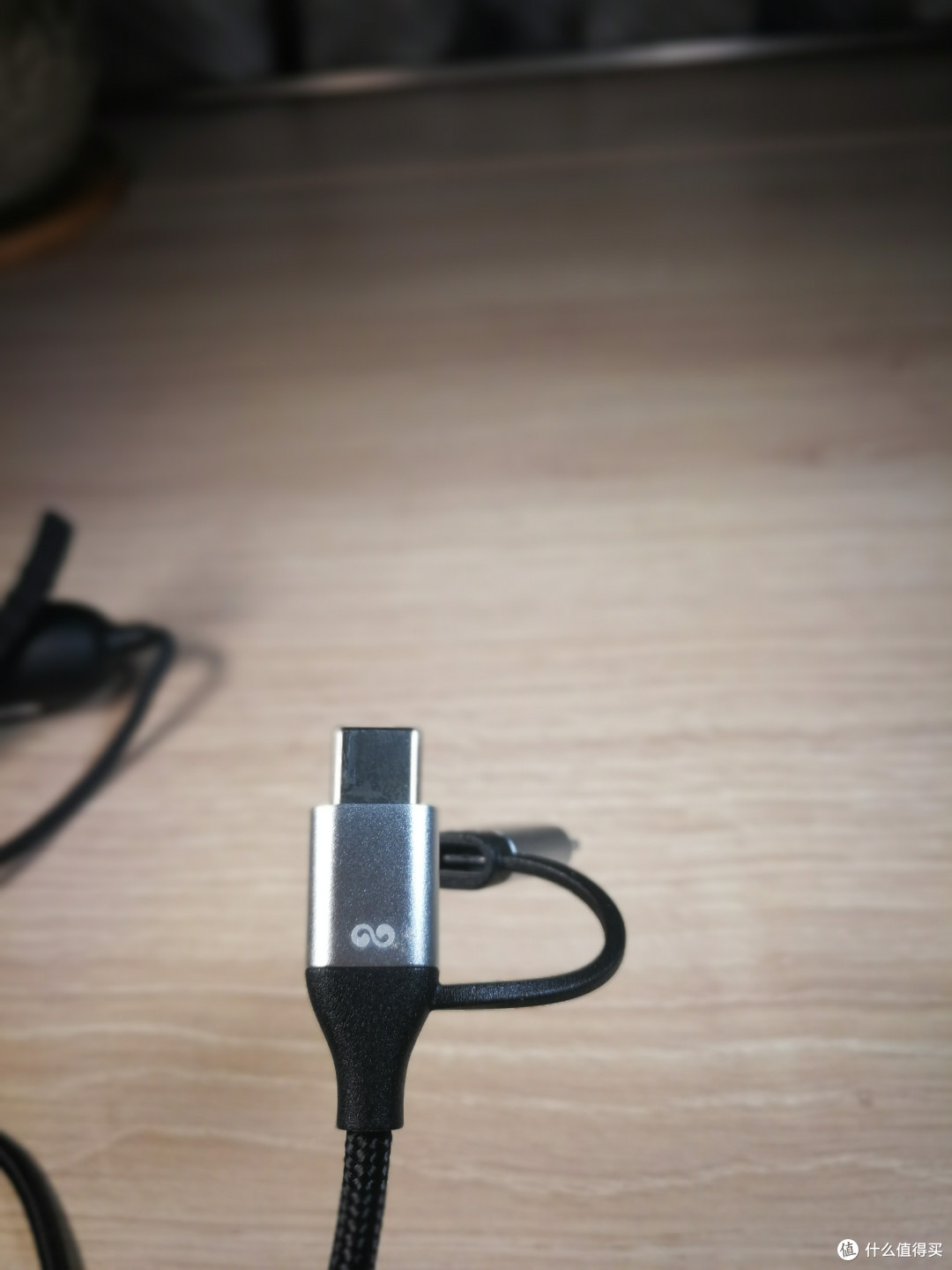 iWALK Crazy cable移动电源充电线--女性随身利器 创新值得肯定