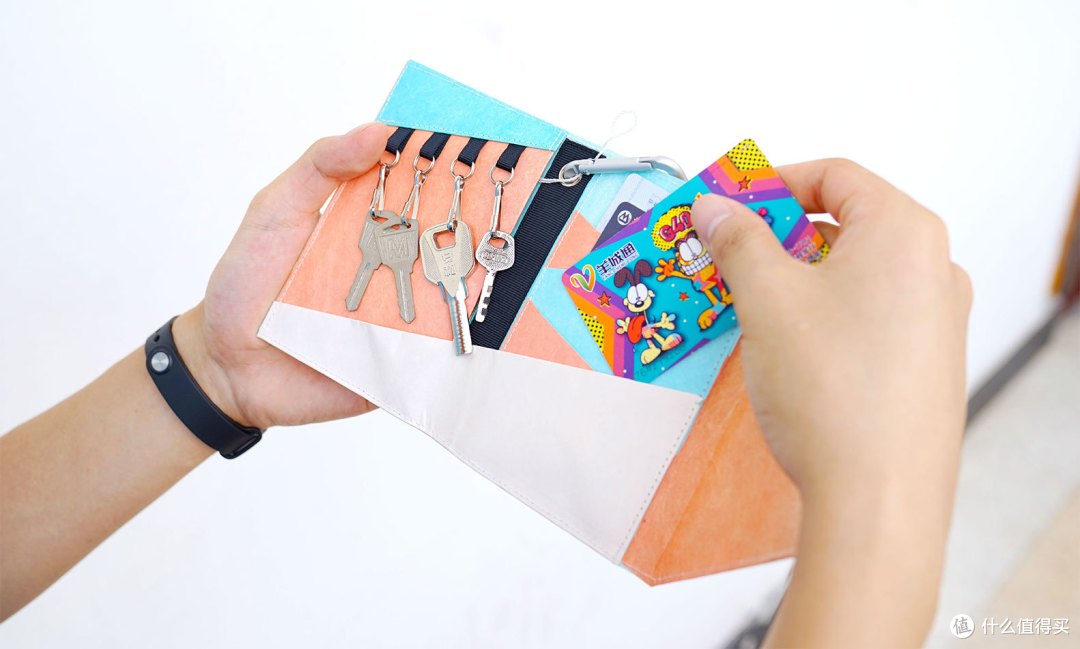 我堂堂一个两百斤的汉纸，居然还撕不烂这个纸做的收纳包？！