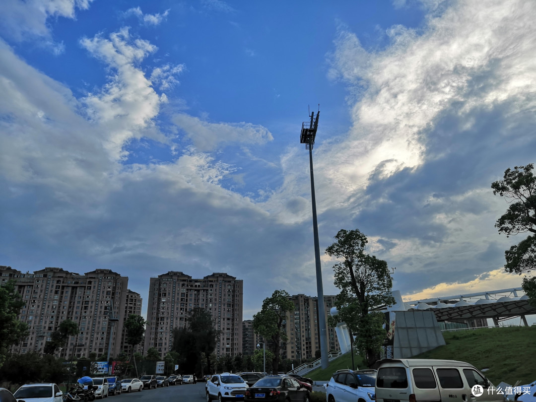 同族之战,荣耀10鏖战荣耀note10简单对比