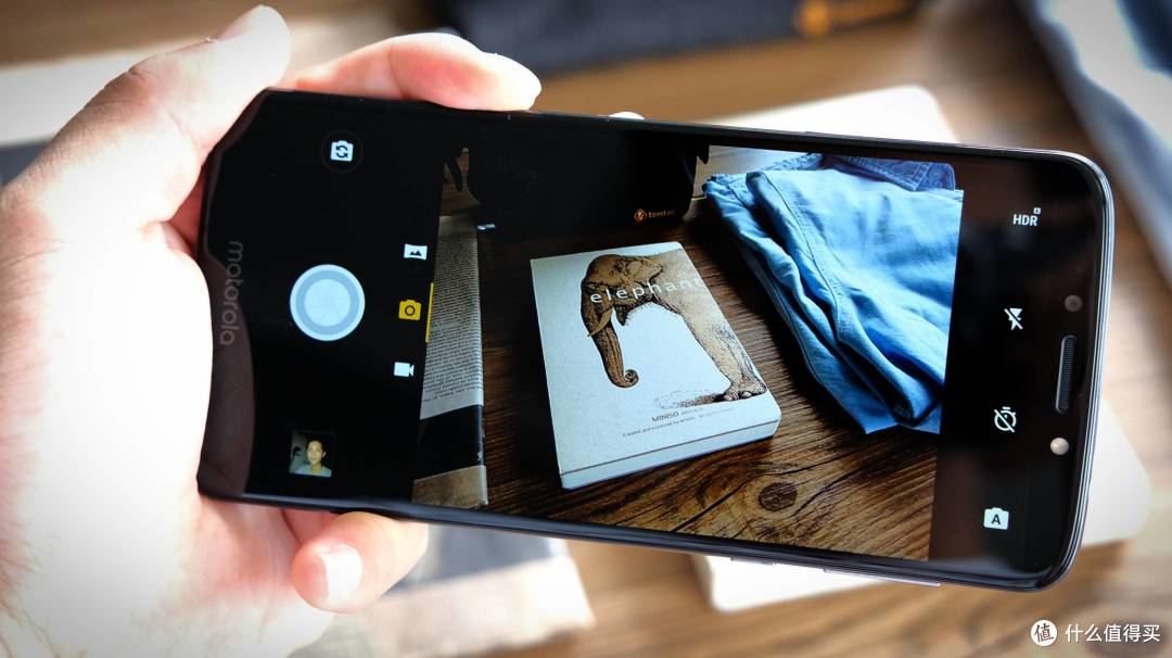 商务机原来是这样的?Moto E5 Plus上手体验