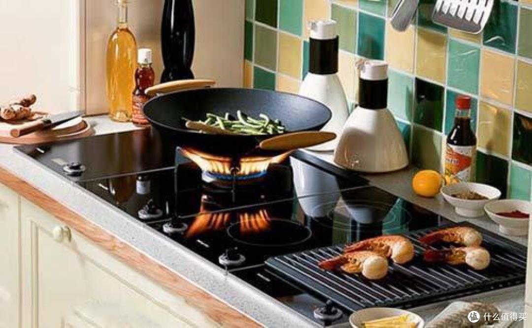 厨房用电磁炉和燃气灶，哪一种更省钱？听专家算一算，别再瞎用了
