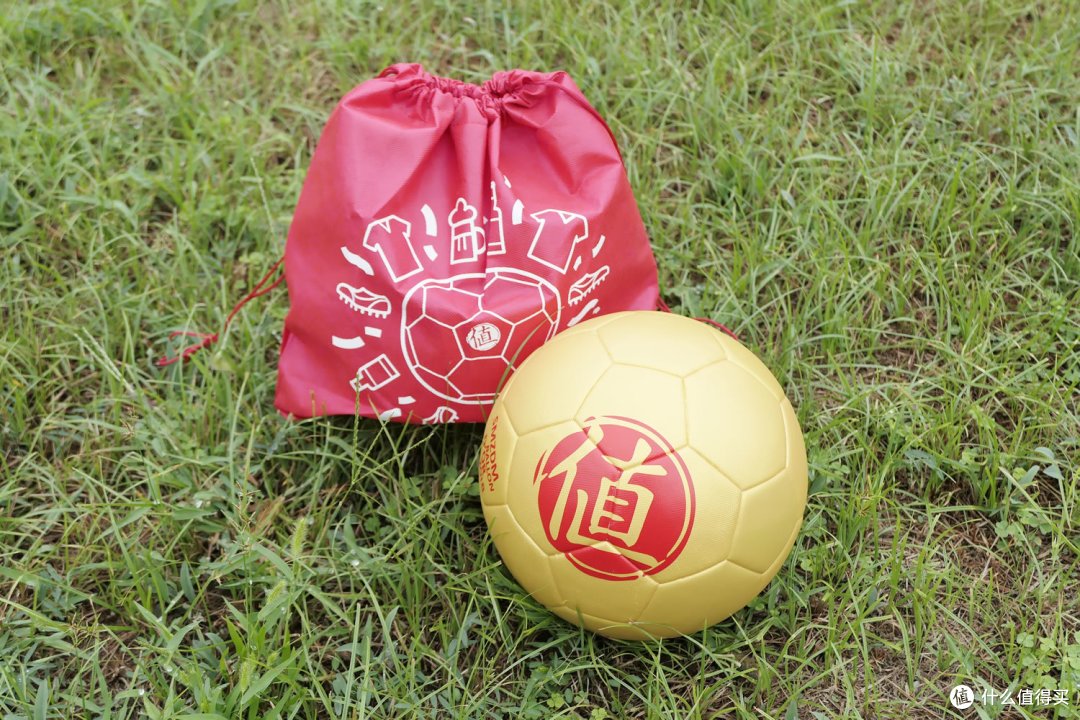 大妈送我一个球：SMZDM 什么值得买 8周年定制足球晒单
