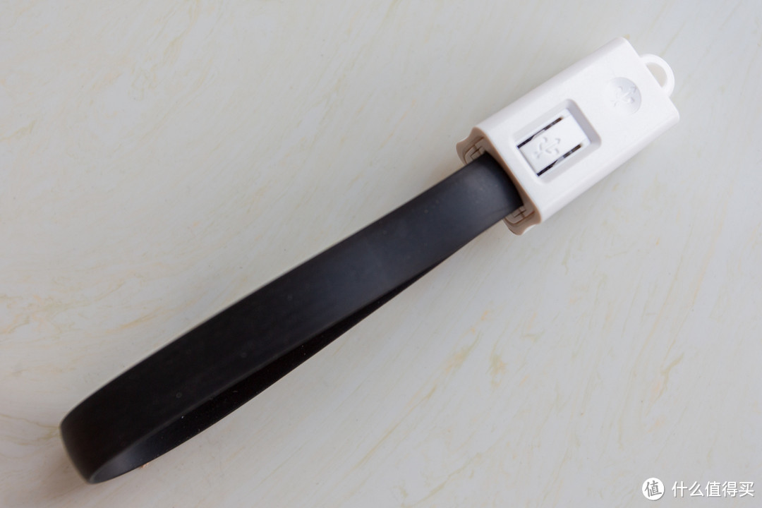 黑白配的Micro USB充电线