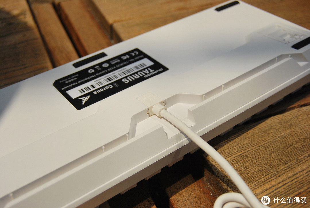 国产新晋小花旦—杜伽金牛座K320背光机械键盘评测