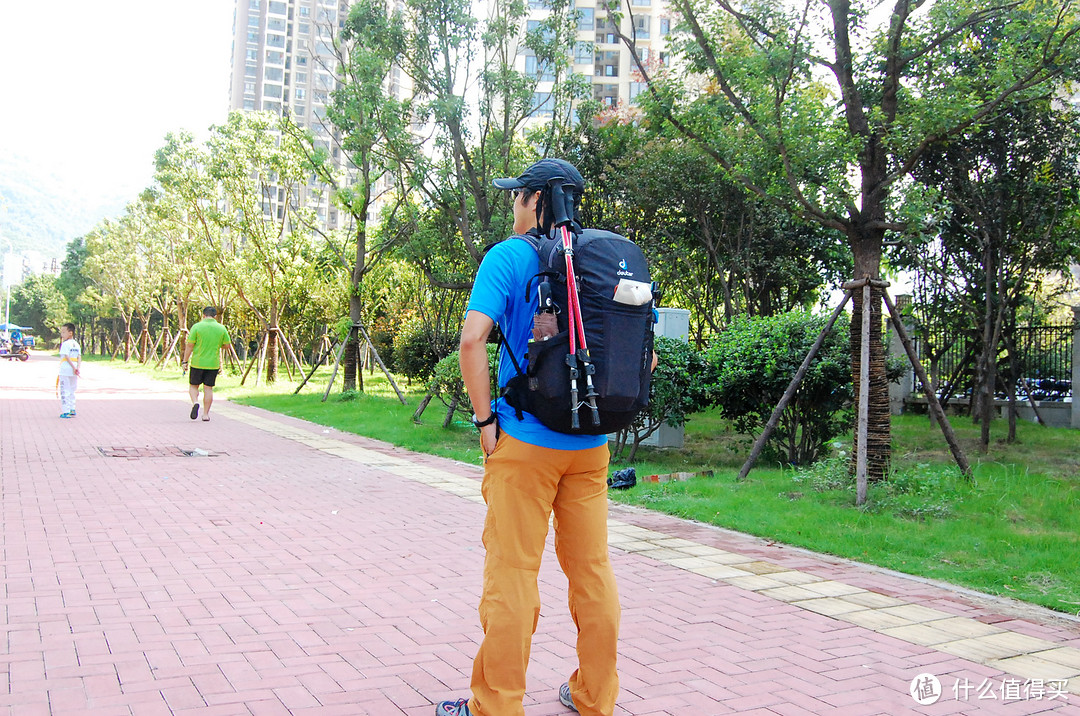 城市与户外的碰撞—Deuter 多特 Futura 24L 单日背包 体验