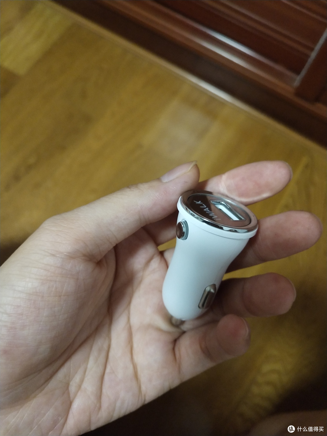 小身材大作用，从此不怕开车出行手机没电了——iwalk车载充电器