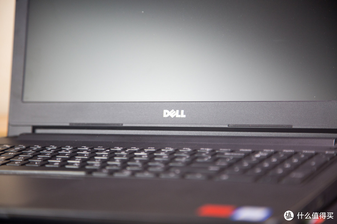 三屏联动甩掉“转接小辫子”DELL Vostro 成就 15 3000 测评