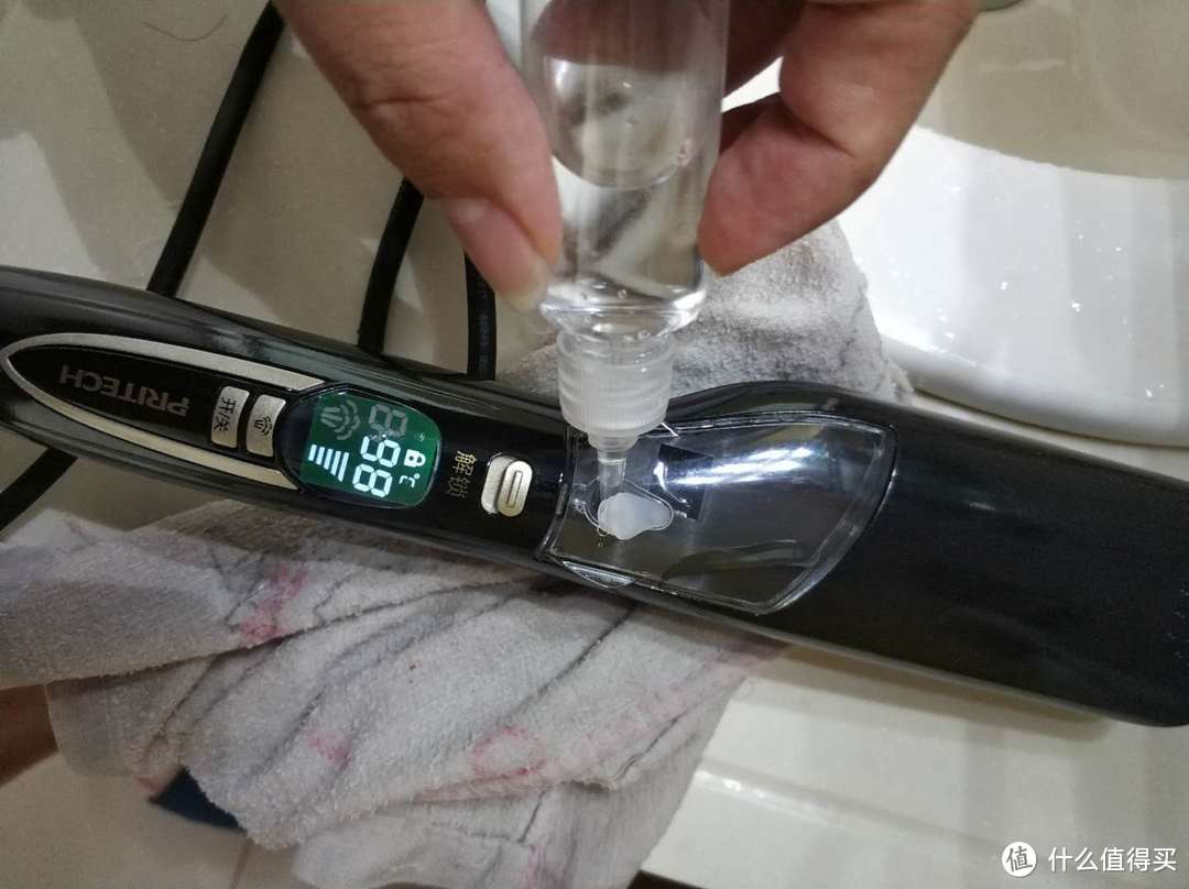 磨完脚再拉个头发——匹奇电器 电动磨脚器+蒸汽喷雾离子直发梳