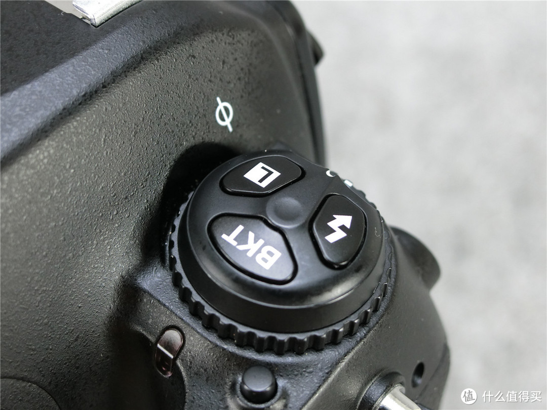 “上古神物”—Nikon 尼康 D2x 单反相机 晒单分享（附带相机被税经历参考）