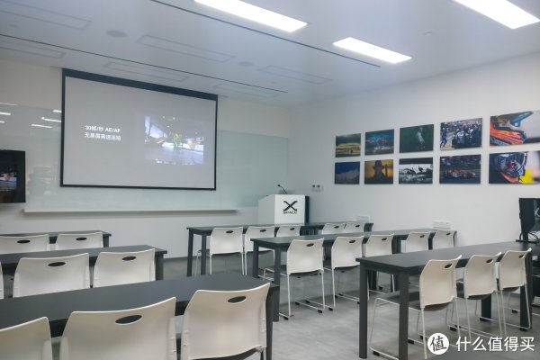 X-SPACE还拥有一个能容纳30余人空间的讲座空间