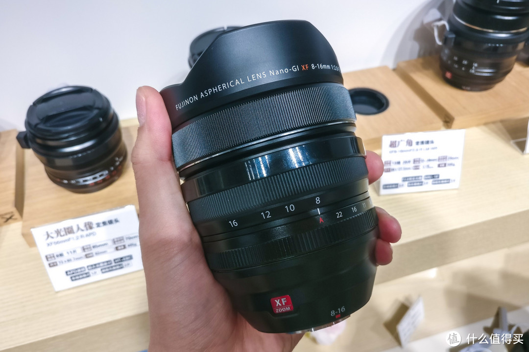 另一枚在展厅发现的最新镜头XF 8-16mm F2.8 R LM WR