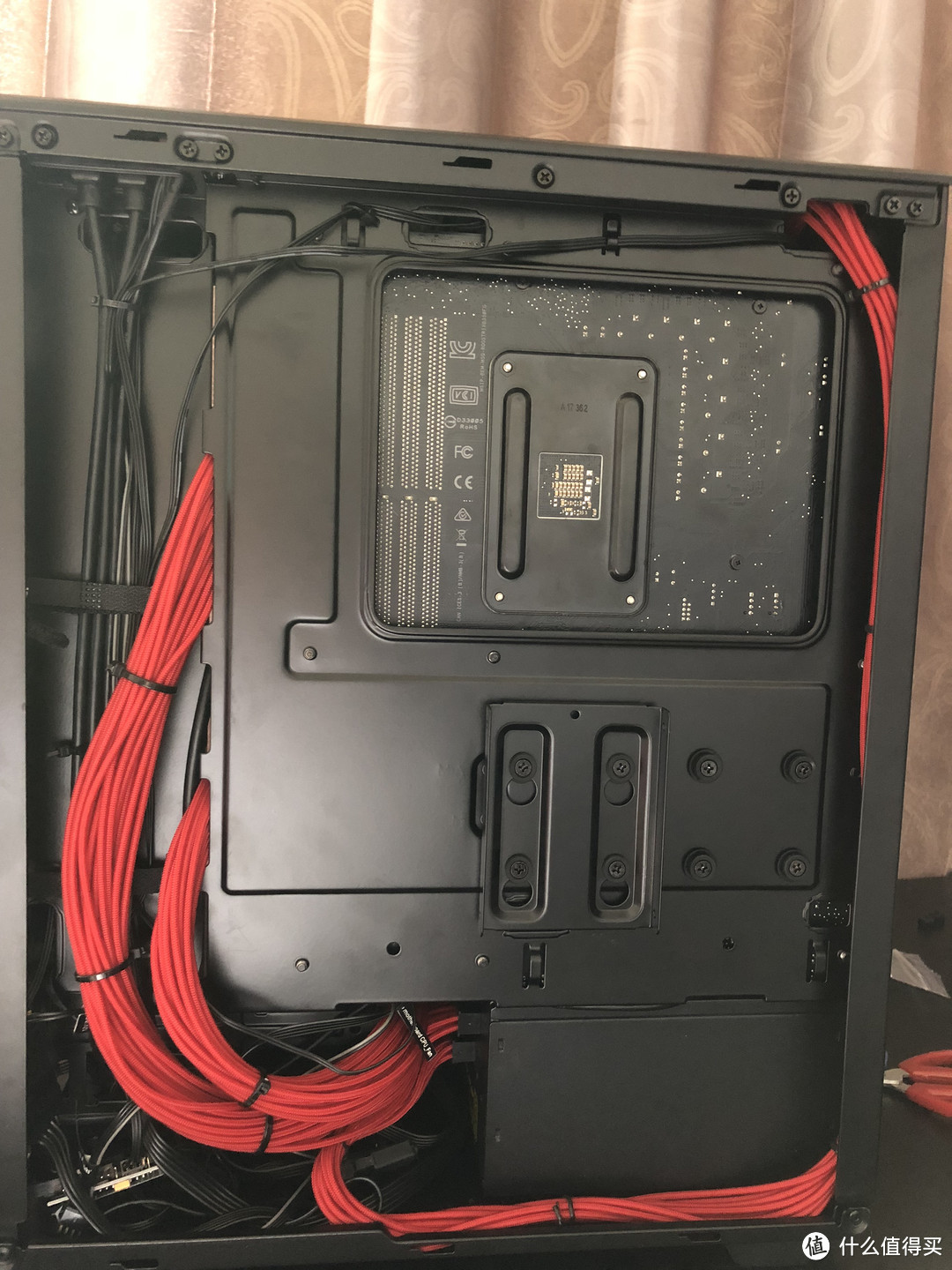 PHANTEKS 追风者 P300 硬件搬家实录：机箱小评一波