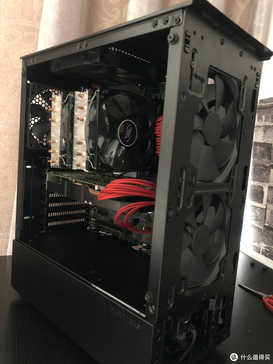 PHANTEKS 追风者 P300 硬件搬家实录：机箱小评一波