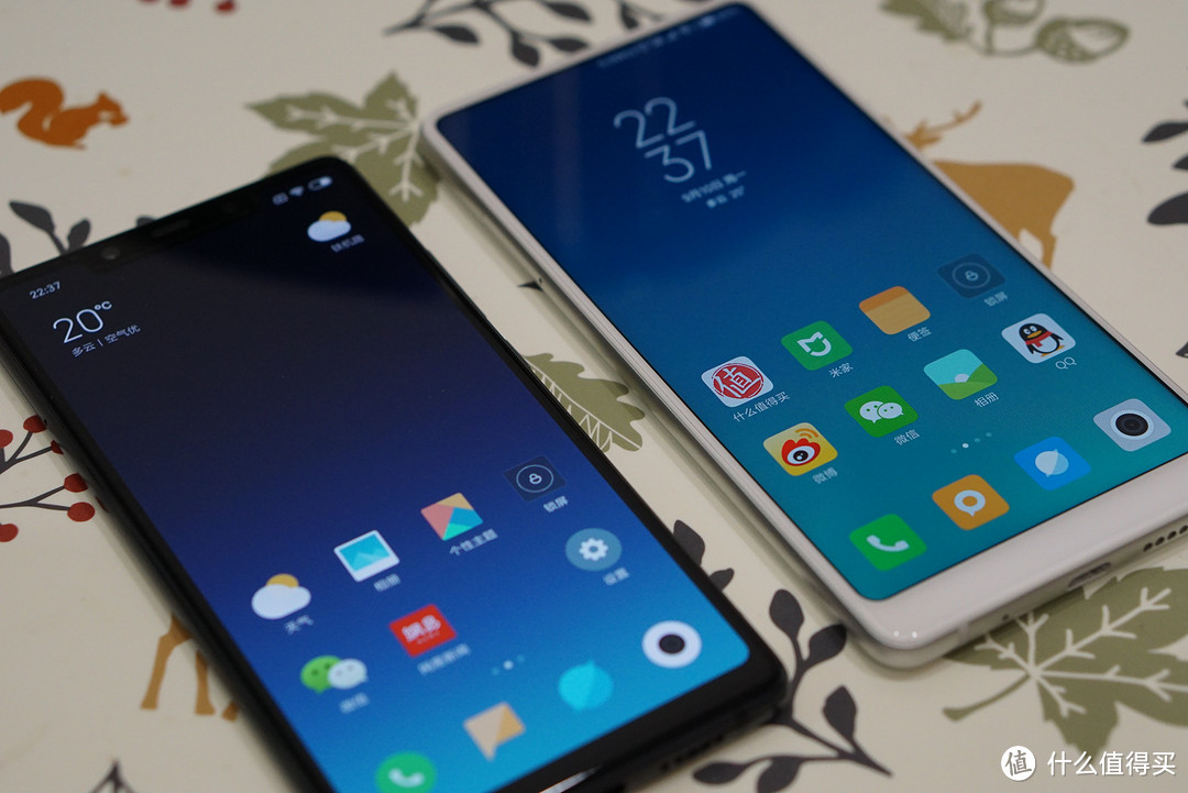 两款手机,就握感方面而言,MI8 SE手感相当好