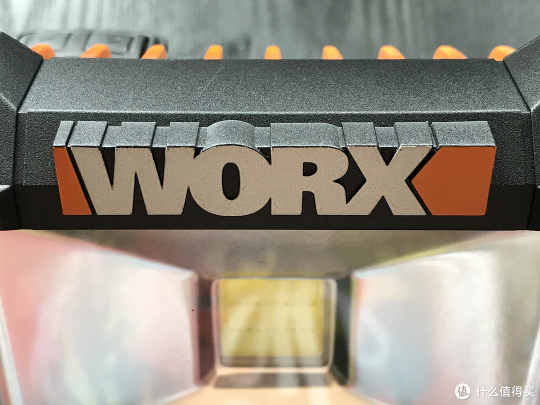 家族中不可或缺的一员—Worx 威克士 026.9 LED强光灯