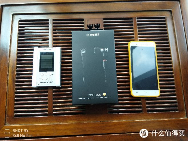 今天测试的全家福，雅马哈eph200，vivo xplay 5s皇帝版（最好的音乐手机），乐之邦08mp（推力最大的随身），不委屈新耳塞了吧😊