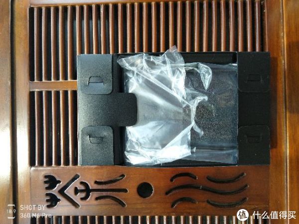 背后是个收纳包