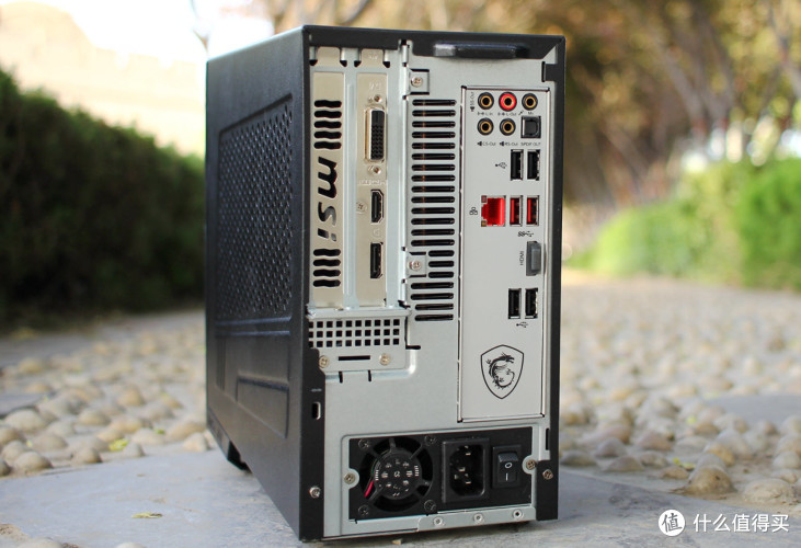 把玩暗夜里的精灵,msi NightBlade迷你主机秀