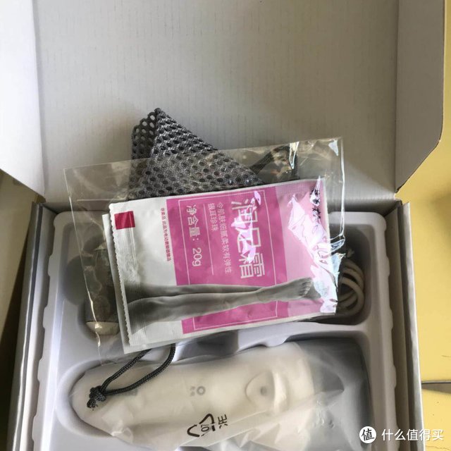 让你从头到脚的精致起来-匹奇电动磨脚器+蒸汽喷雾离子直发梳轻众测