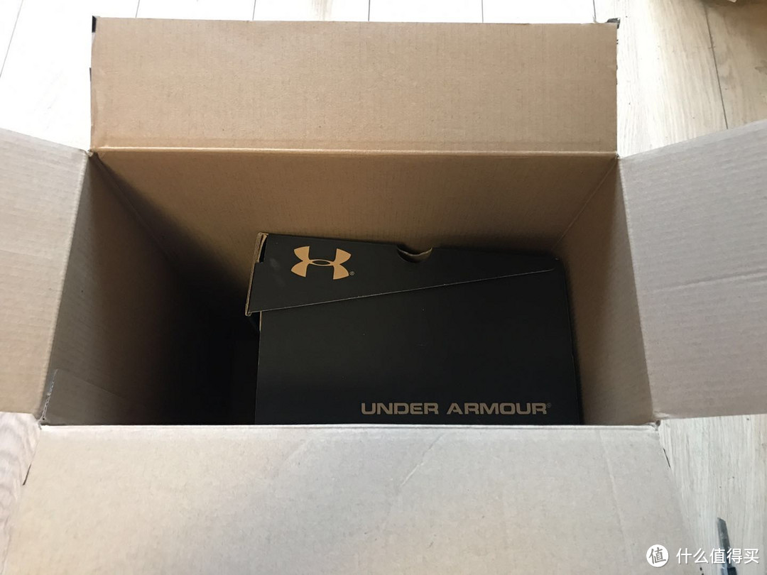 Under Armour 安德玛 X 米其林 合作款跑步鞋开箱