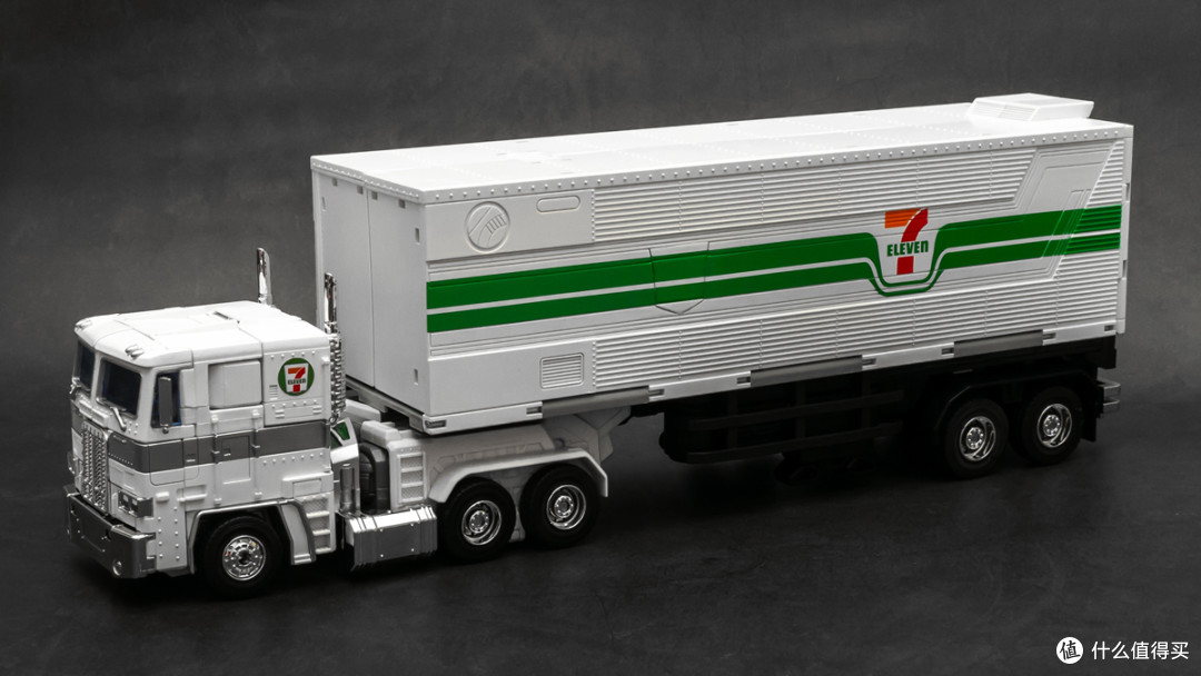 便利店大哥！Takara Tomy 变形金刚 × 711 限定版MP10 擎天柱 开箱